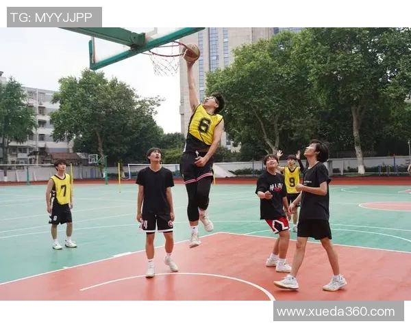 南京篮球队个人能力提升的关键因素与发展策略探讨